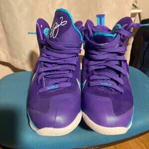 Mens NIKE Lebrons Purple Sz 8.5 Excellent Condition